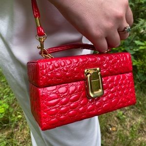 Vintage Red Faux Leather Bag!